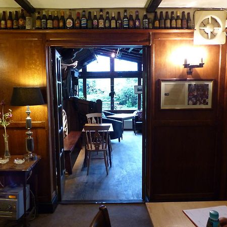 The Sun Inn Englefield Green 外观 照片