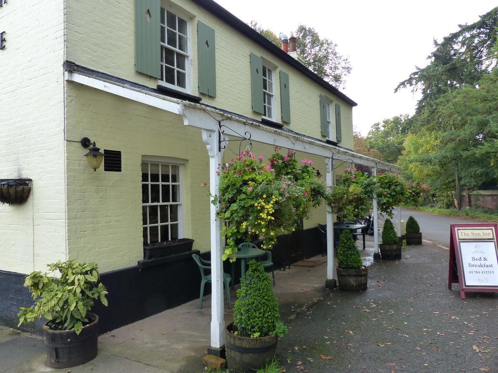 The Sun Inn Englefield Green 客房 照片
